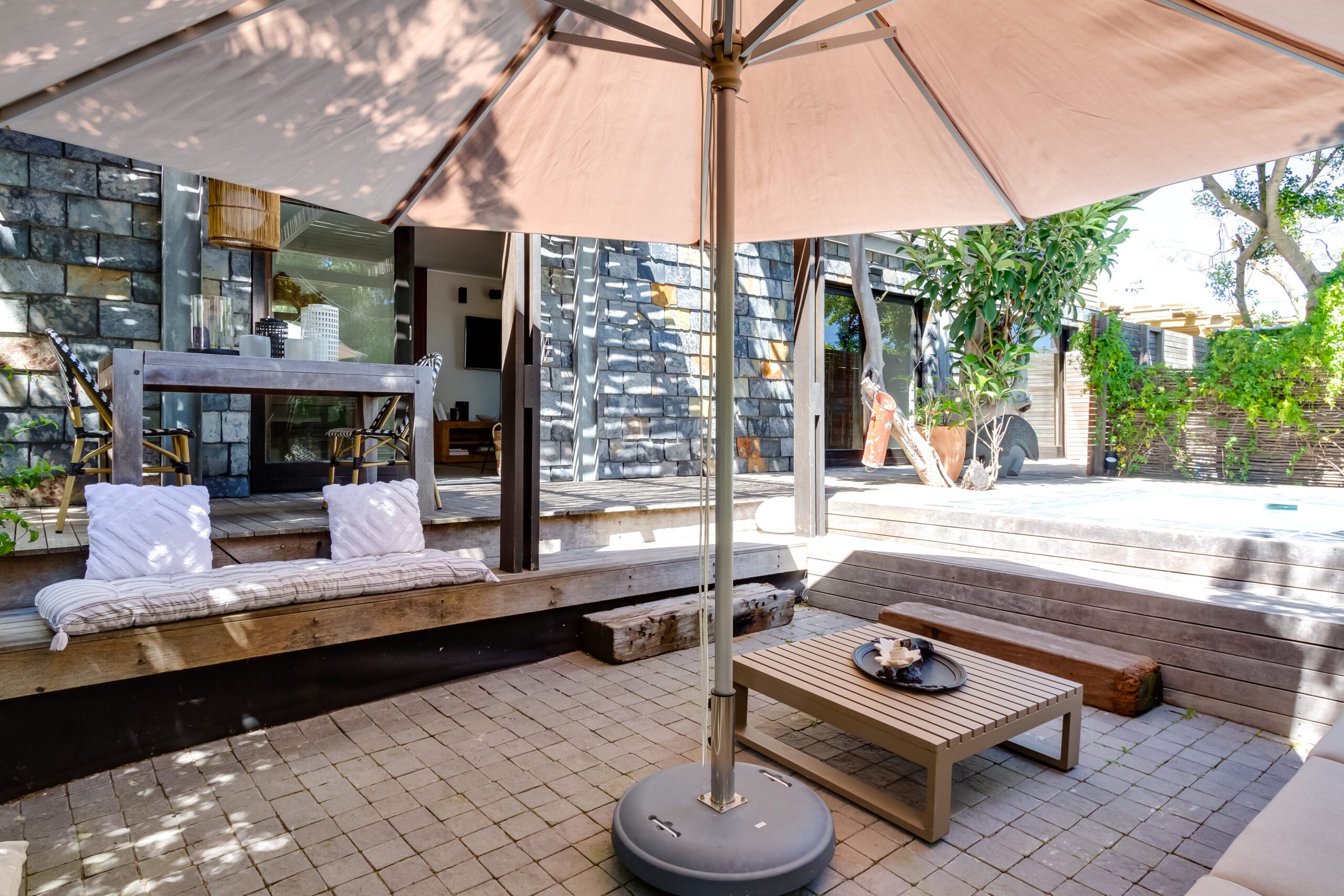 Garden-Outdoor-Area (1)
